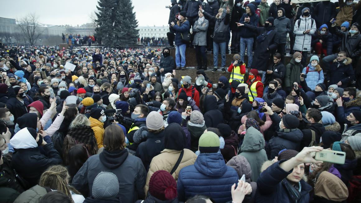 Галерия :: Снимка 1 :: Над 40 хил. души излязоха на протест в Москва в подкрепа на Навални (снимки)}