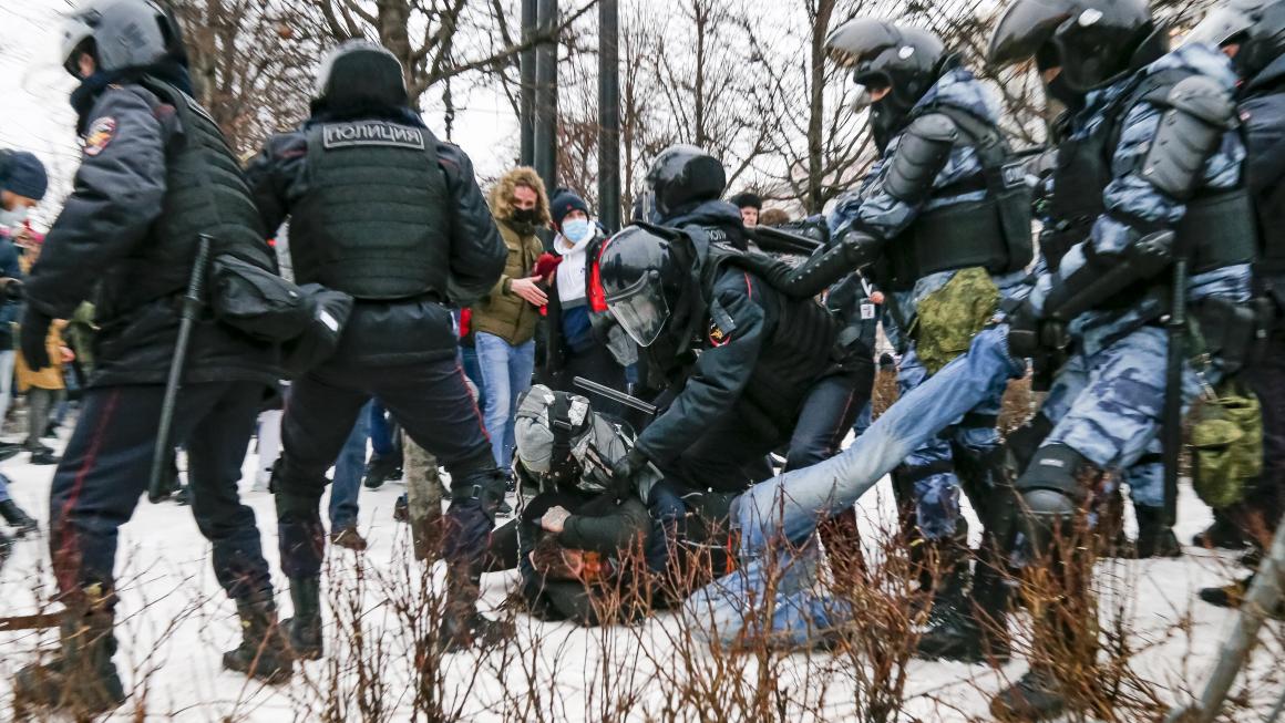 Галерия :: Снимка 7 :: Над 40 хил. души излязоха на протест в Москва в подкрепа на Навални (снимки)}