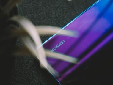 Huawei преговаря за продажбата на марките P и Mate