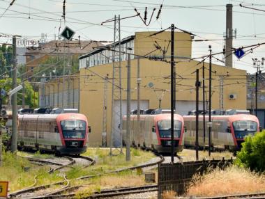 БДЖ ще трябва да продава билети и във влаковете