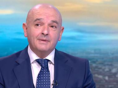 Мутафчийски: Към нас се задава трета вълна на пандемията