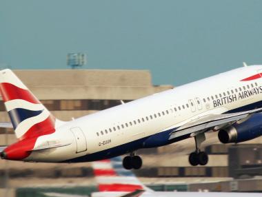 Пристигащите в Англия вече подлежат на хотелска карантина