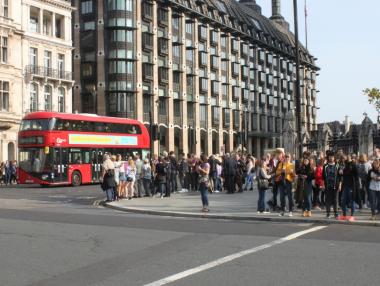 Великобритания плаща на европейците да напуснат страната
