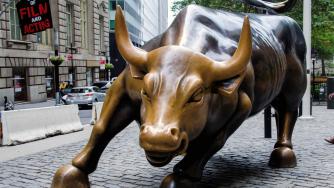 GameStop и AMC тласнаха пазарите към висока волатилност