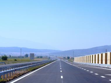 Част от АМ „Струма“ е затворена заради свлачище