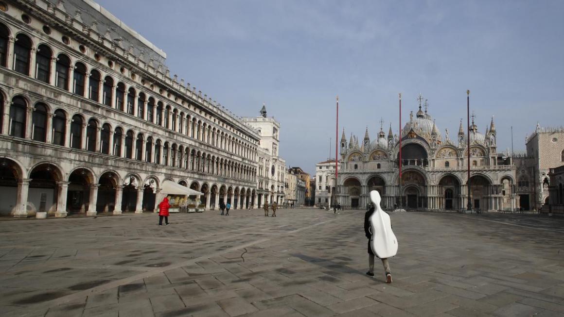 Галерия :: Снимка 1 :: Празните улици на Венеция по време на карнавалния сезон (снимки)}