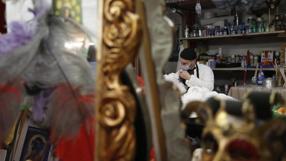 Галерия :: Снимка 2 :: Празните улици на Венеция по време на карнавалния сезон (снимки)}