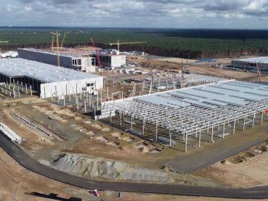 Германия ще субсидира производството на батерии на Tesla