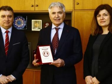 УНСС отличи председателя на Патентното ведомство
