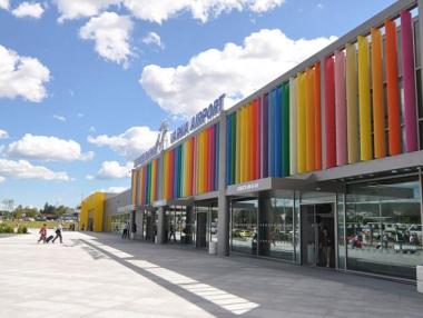 Концесионерът на летищата в Бургас и Варна получи нова отсрочка за таксата