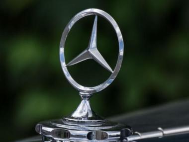 Daimler ще отдели бизнеса с камиони в независима компания