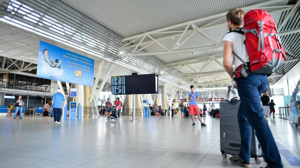 Летище София започна годината със срив при пътниците