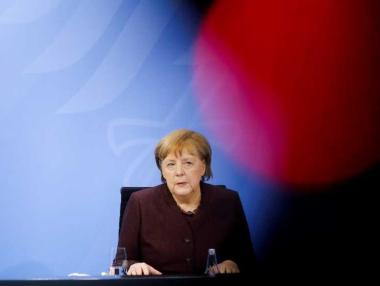 Меркел удължи коронамерките в Германия с още месец