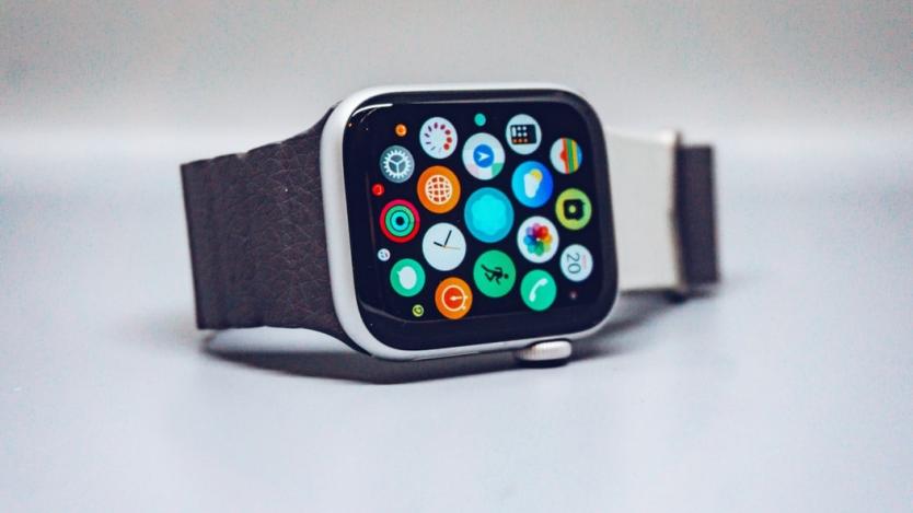 Apple продаде 100 млн. „умни“ часовника
