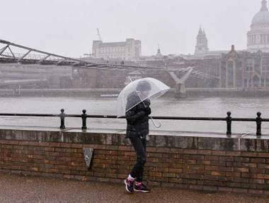 Снимка на деня: Река Темза замръзна за първи път от 60 години