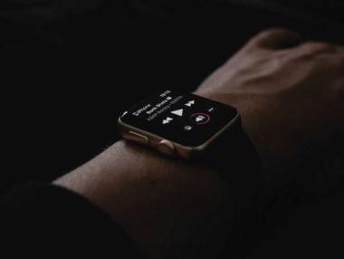 Facebook планира да създаде „умен“ часовник