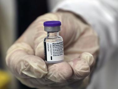 ЕК пуска ваксините срещу новите мутации по бързата писта