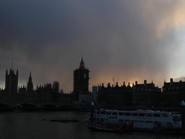 Хотелската карантина във Великобритания влиза в сила днес