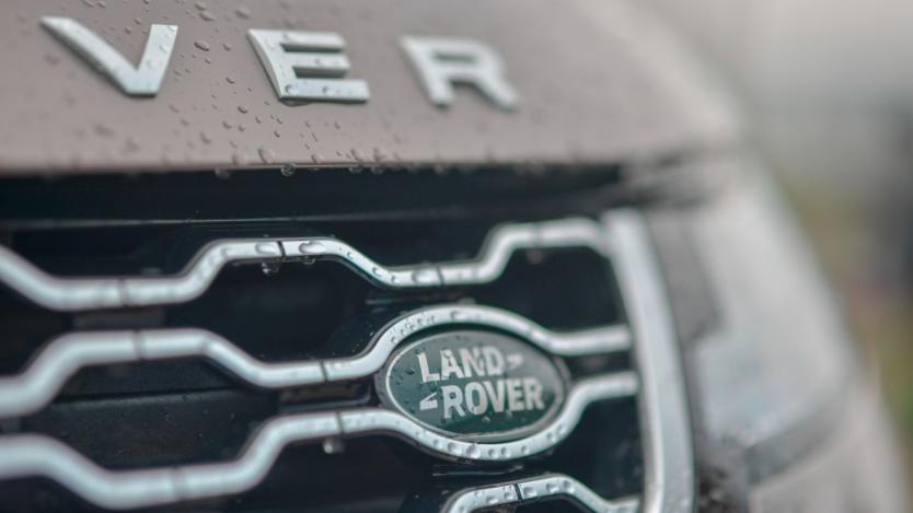 Jaguar Land Rover минава изцяло на ток до 2030 г.