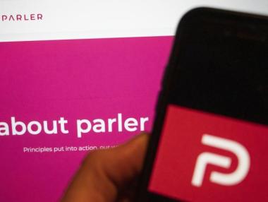 Parler възкръсна онлайн след едномесечно отсъствие