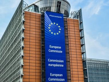 ЕС изменя договорите за доставка на ваксини срещу COVID