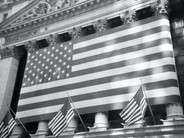 Петролът изкуши инвеститорите да заложат на енергийния сектор