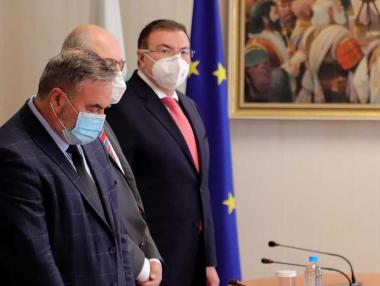 Здравният министър даде указания за провеждането на парламентарните избори