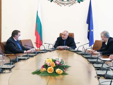 И хората над 65 години ще могат да се ваксинират