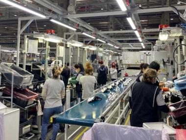 Кабинетът отваря грантовата схема за фирми с оборот над 500 хил. лв.