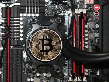 Капитализацията на биткойн надхвърли 1 трлн. долара