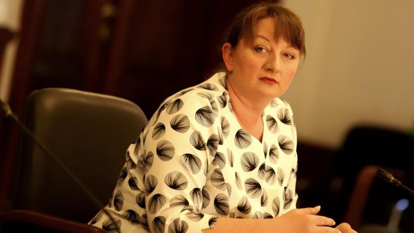 Сачева: Много българи са в сивата икономика, трудно ще им помогнем