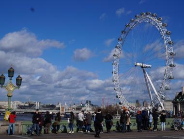 Британските фирми се съвземат и започват да търсят нови кадри