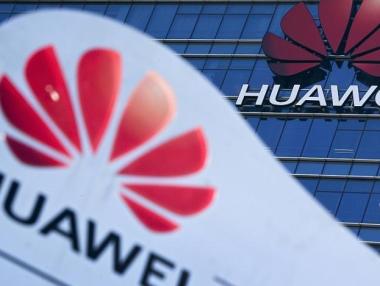 Huawei пусна нов сгъваем смартфон