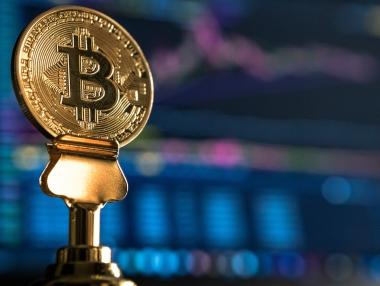 Индийският Уорън Бъфет призова за забрана на биткойн в страната