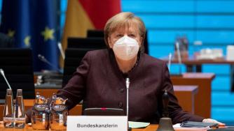 На Германия ѝ става все по-скъпо да тегли заеми