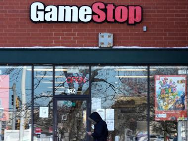 GamеStop отново се надига и акциите ѝ полетяха със 104%