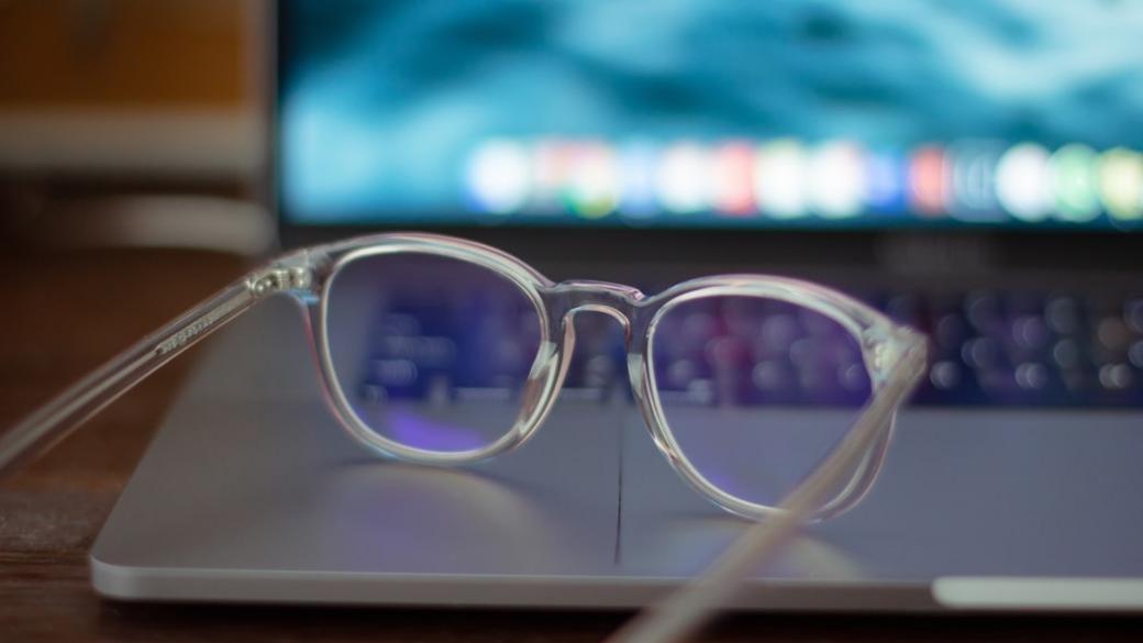 „Умните“ очила на Facebook и Ray-Ban може да имат лицево разпознаване