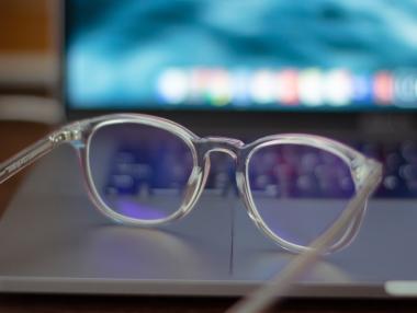 „Умните“ очила на Facebook и Ray-Ban може да имат лицево разпознаване