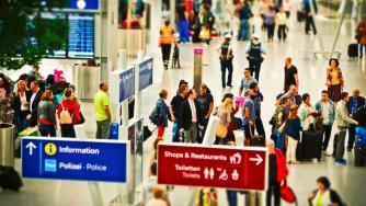 Безработицата във Великобритания скача със 112% към януари