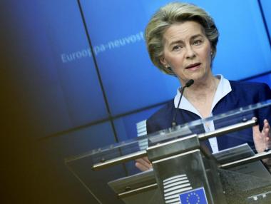 ЕС ускорява въвеждането на ваксинационни паспорти