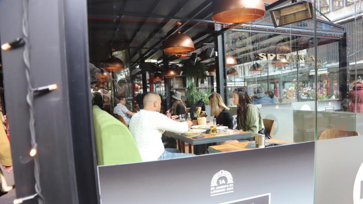 Галерия :: Снимка 0 :: Заведенията отвориха отново врати (снимки)}