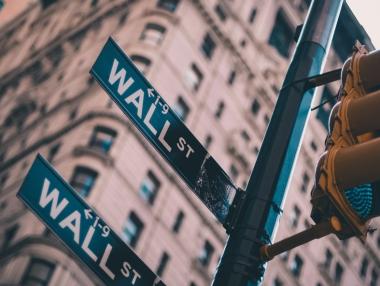 Одобрената ваксина на J&J в САЩ поведе индексите нагоре