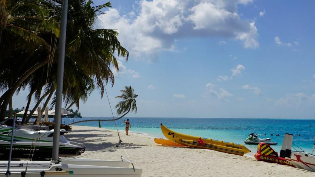 Малдивите търсят спасение извън туризма