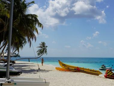 Малдивите търсят спасение извън туризма