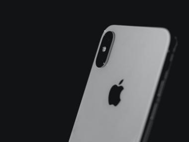 Apple ще забави революцията при iPhone