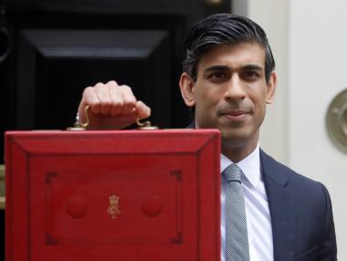 Лондон вдига корпоративния данък, но с едно наум за малкия бизнес