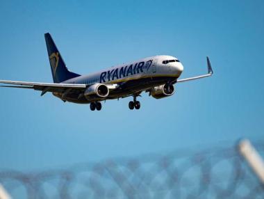 Какво е призрачен полет и защо Ryanair не се отказва от него