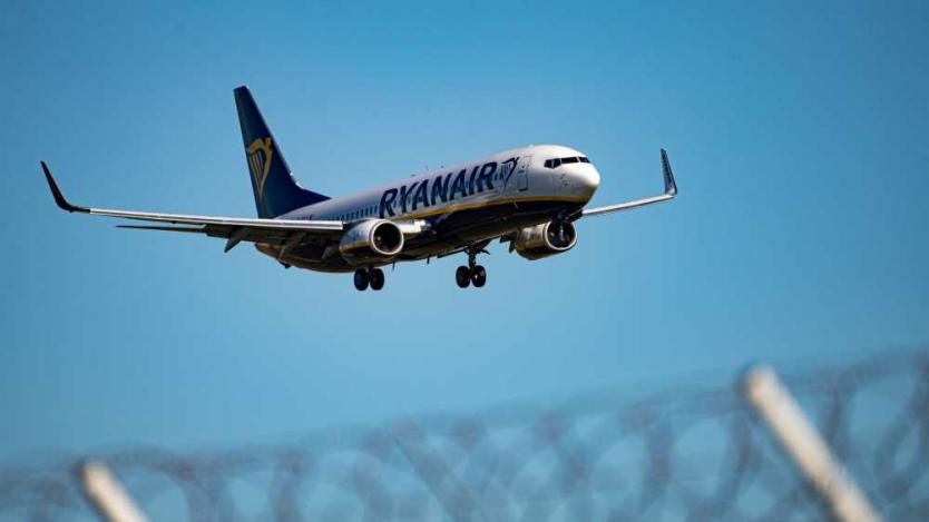 Какво е призрачен полет и защо Ryanair не се отказва от него