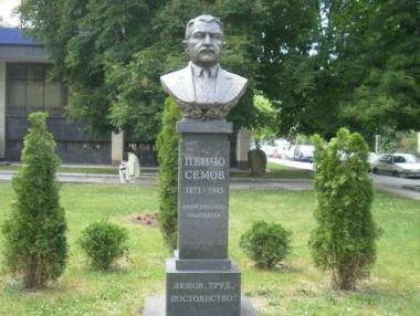 Пенчо Семов, или ударната мощ на предприемача