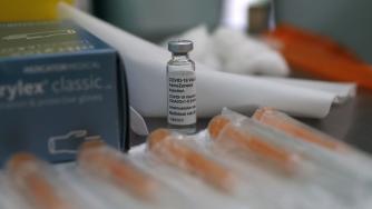 Ваксината на AstraZeneca изглежда е ефективна срещу бразилския щам